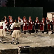 Από την παράδοση στην παράσταση