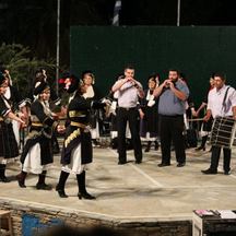 Από την παράδοση στην παράσταση
