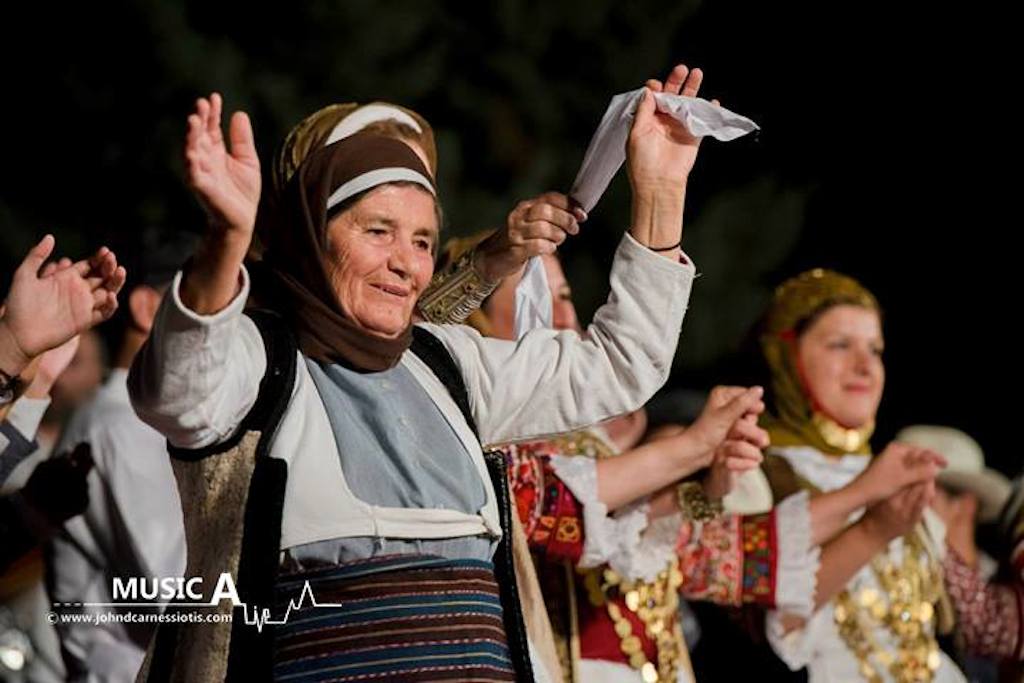 Τμήμα Ελληνικών Χορών Καλυβίων Ν.Π. Αριστόδικος Δήμου Σαρωνικού - Αρβανίτικα
