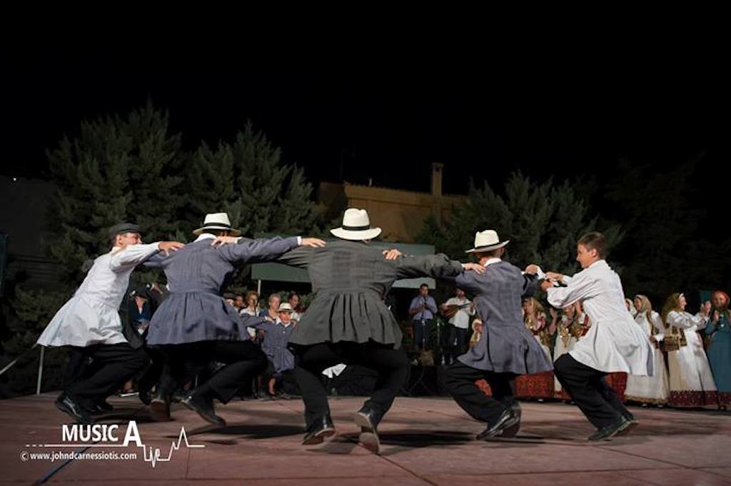 Τμήμα Ελληνικών Χορών Καλυβίων Ν.Π. Αριστόδικος Δήμου Σαρωνικού - Αρβανίτικα
