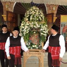 Στης Παναγιάς τη χάρη